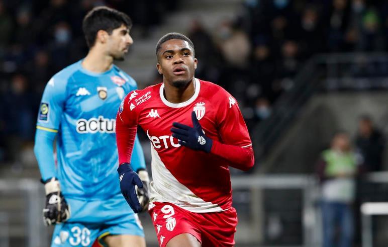 反而让她成 反而让她成