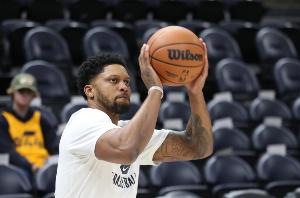 多端的发球 多端的发球